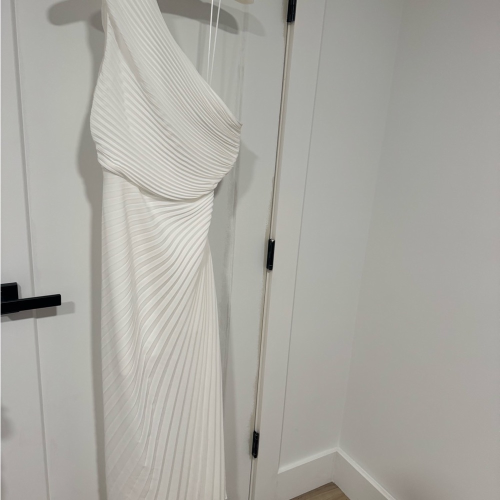 Milly One Should Pleated Dress in White, Size 6